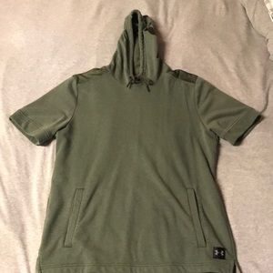 Under Armour shortsleeved hoodie